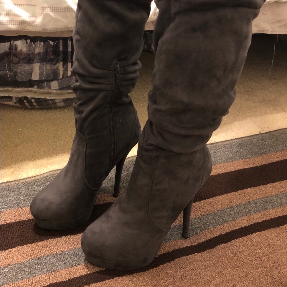 Suede gray boots
